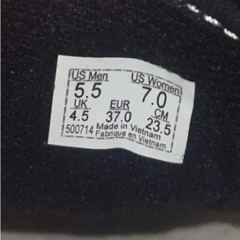 Women’s Size 7 Vans Black and White Old Skool Sneakers - Picture 5 of 5